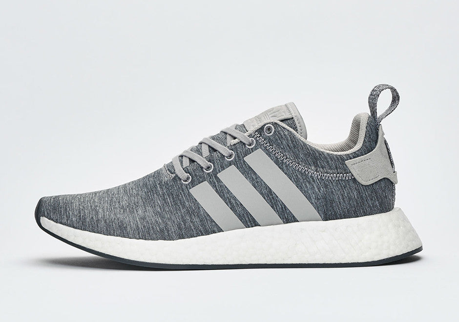 How To Lace Your Sneakers / Swap Your Shoe Laces : SneakersNStuff ADIDAS Grey Melange NMD R2